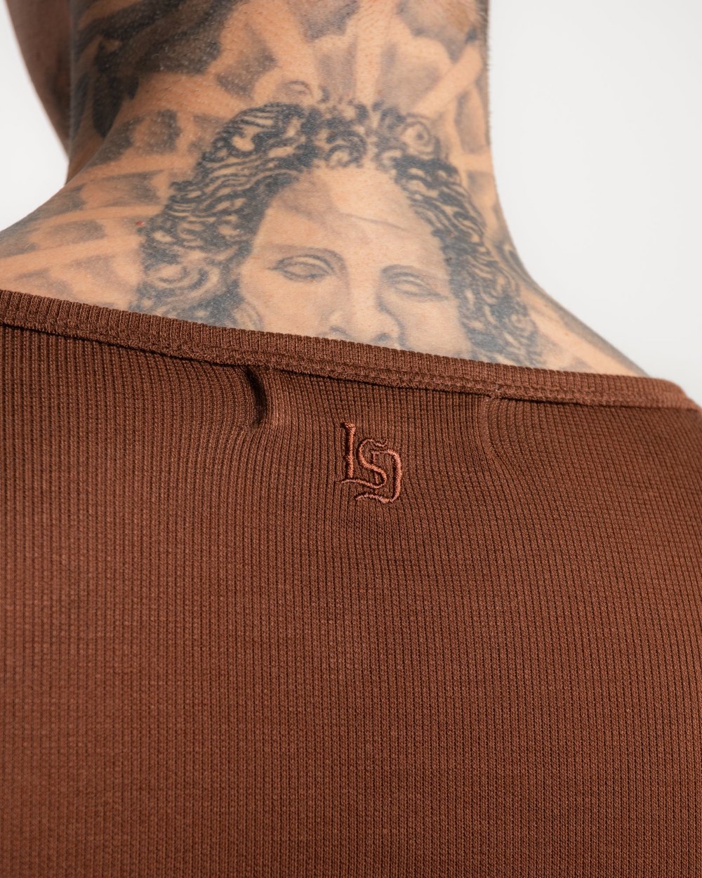 Layered · Neutral